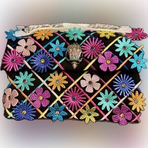 Kensington Flowers
Convertible Shoulder Bag
